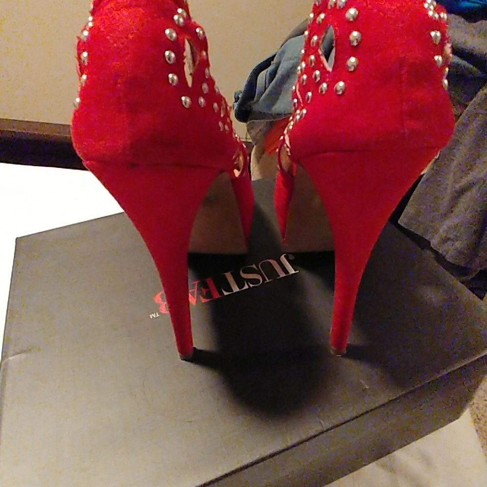 High Heels - Picture 4 of 4